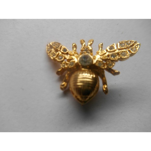 Vintage Gold Tone White Rhinestone Classic Bee Brooch - Picture 2 of 3